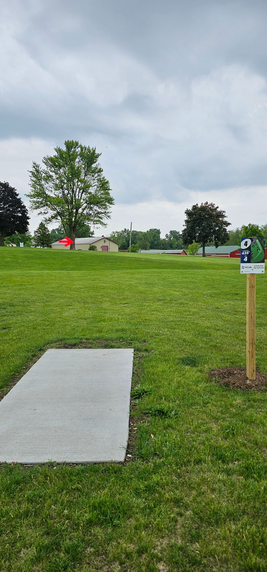 Hole 4 tee