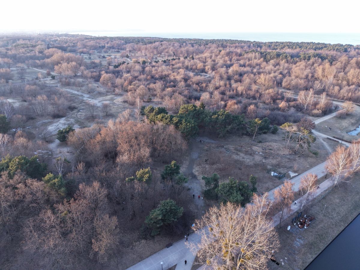 Winter view from above the parking. Fairways of hole 1 and hole 2 are on the picture