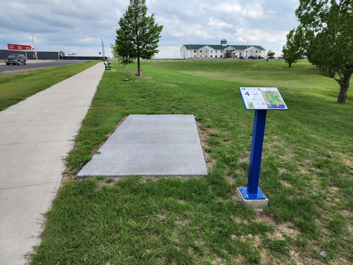 Hole 4 - Tee Pad