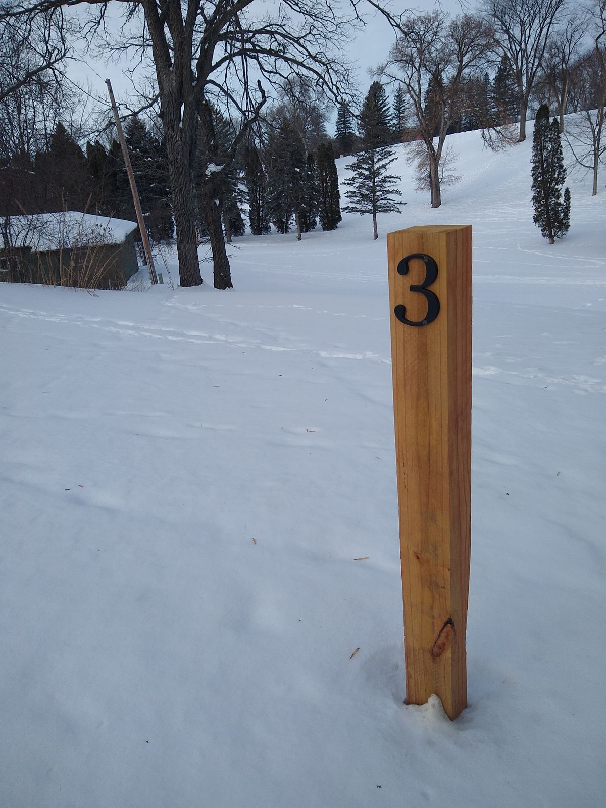 Tees are now marked with numbered wooden posts.