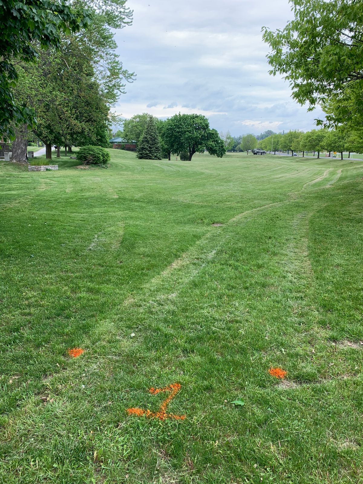 Hole 1 White tee
