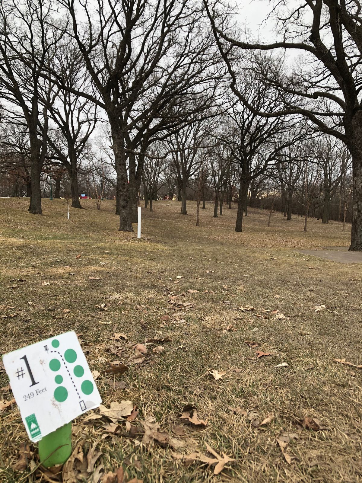 Off the Tee Hole 1 Highland Park MN