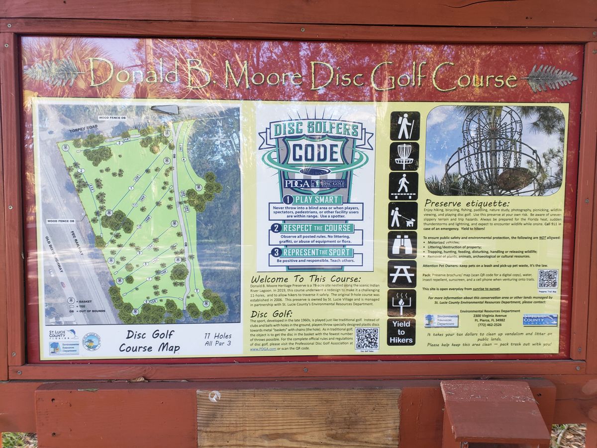 Disc golf course sign