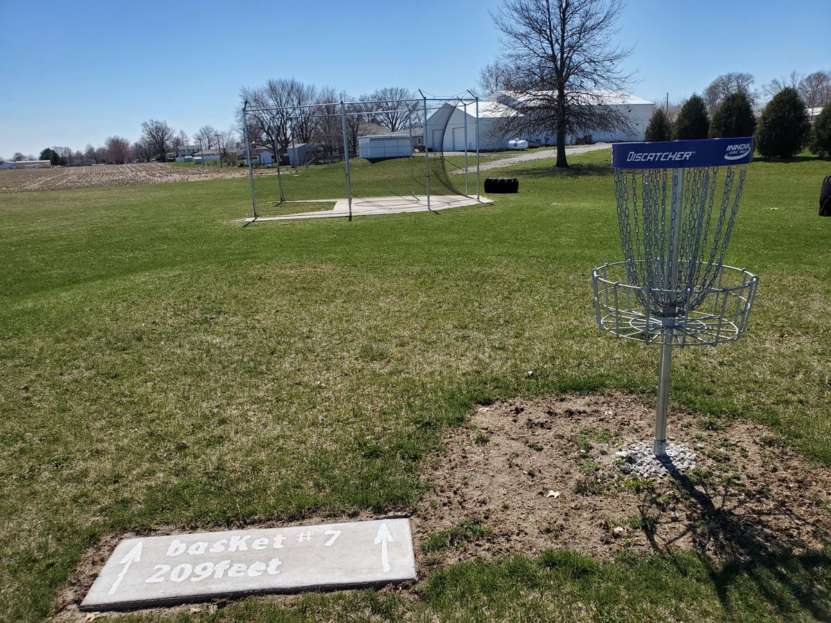 Hole 7 throw around the shot put