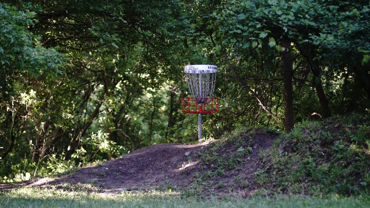 Hole 15, short pin A