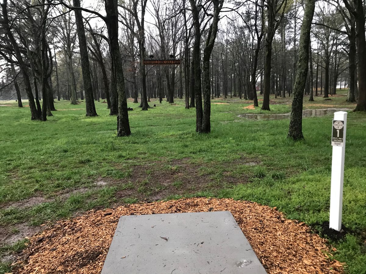 Hole 1 tee