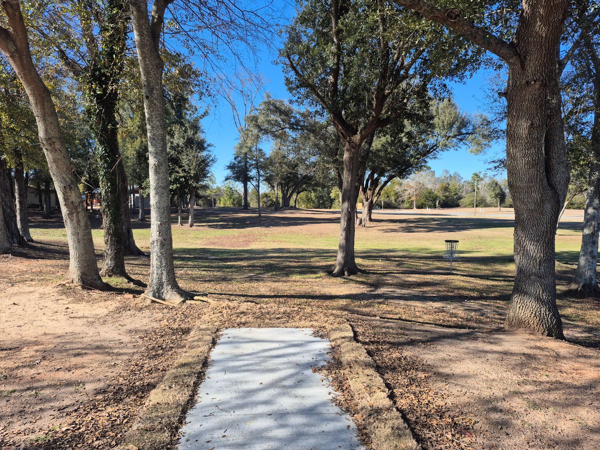 Long tee hole 1