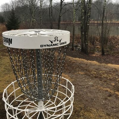 Hole 3 basket
