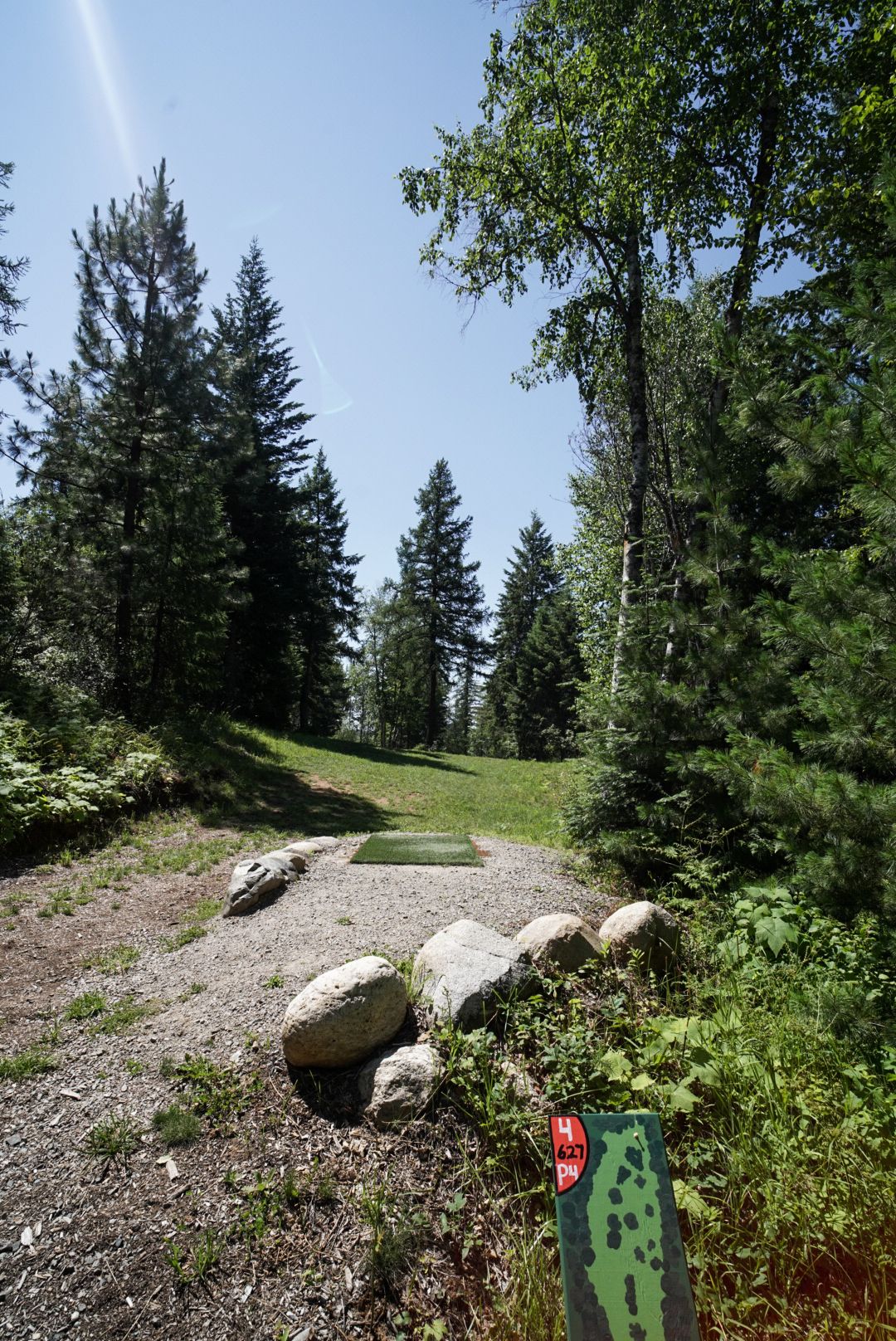 Hole 4 tee