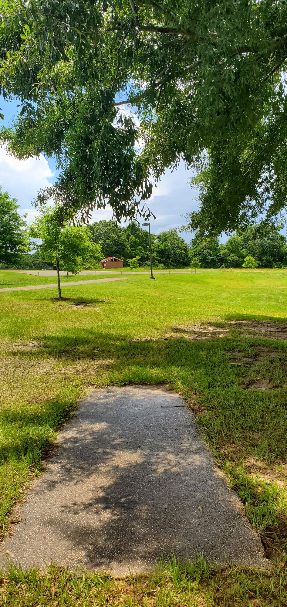 Tee #16, no sign