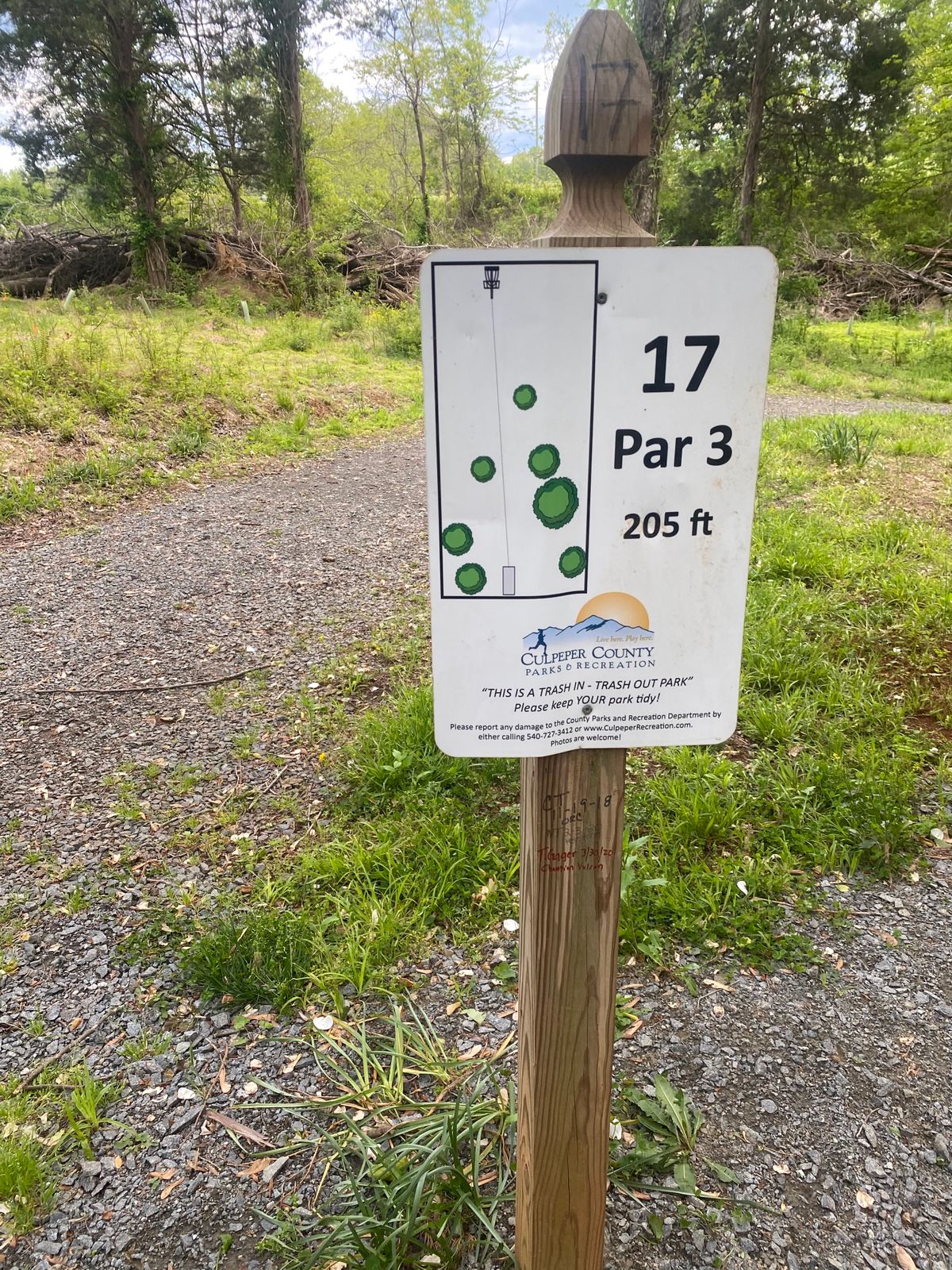 Hole 17 tee sign