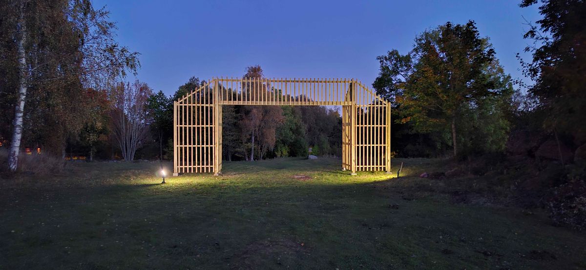 Gate at hole 1