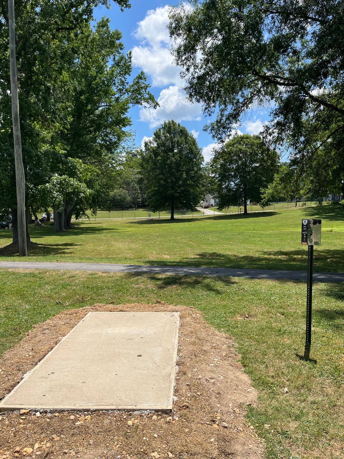 Hole one’s tee
