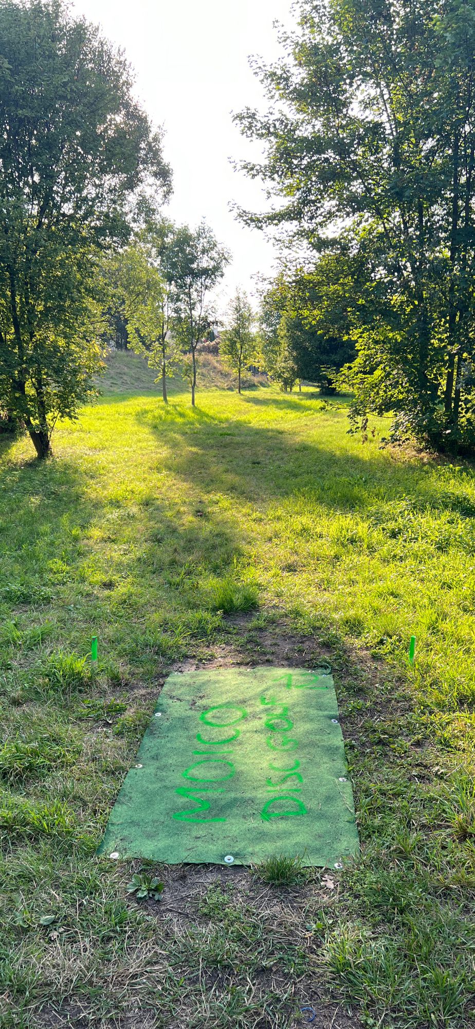 Tee #12 - Par3 OB wał po lewej