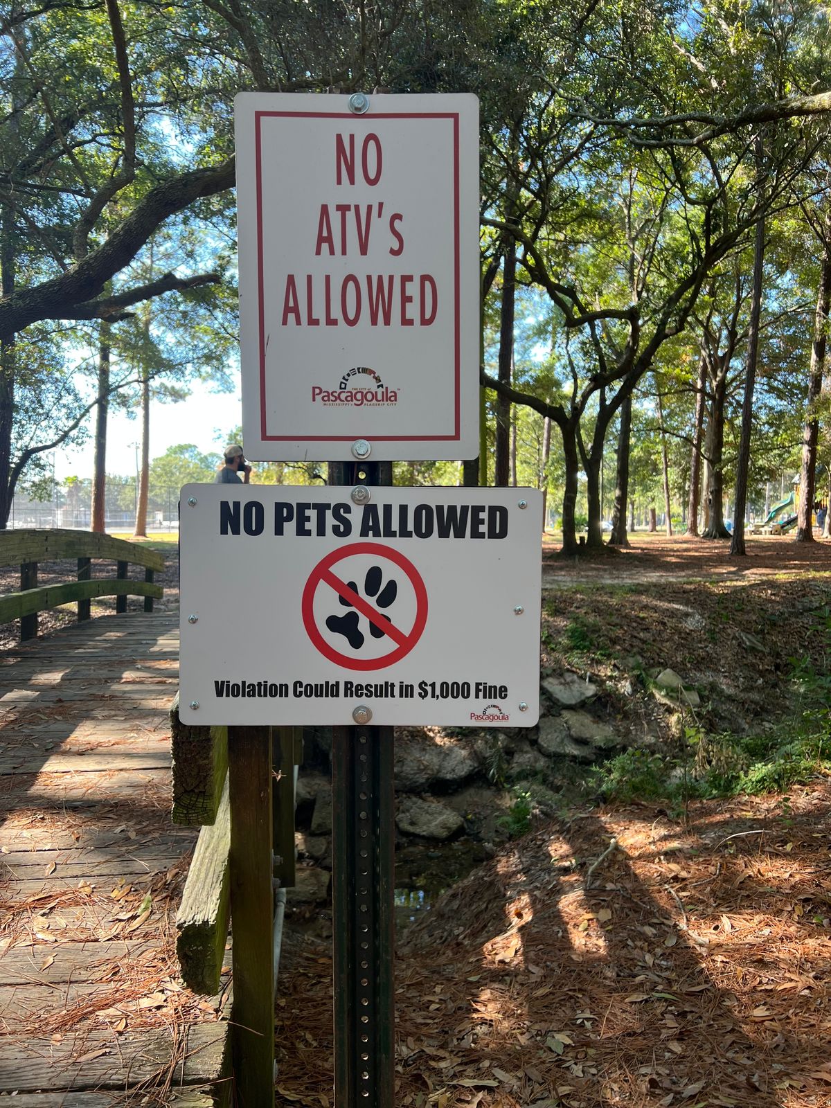 Sign going into holes 6 - 11