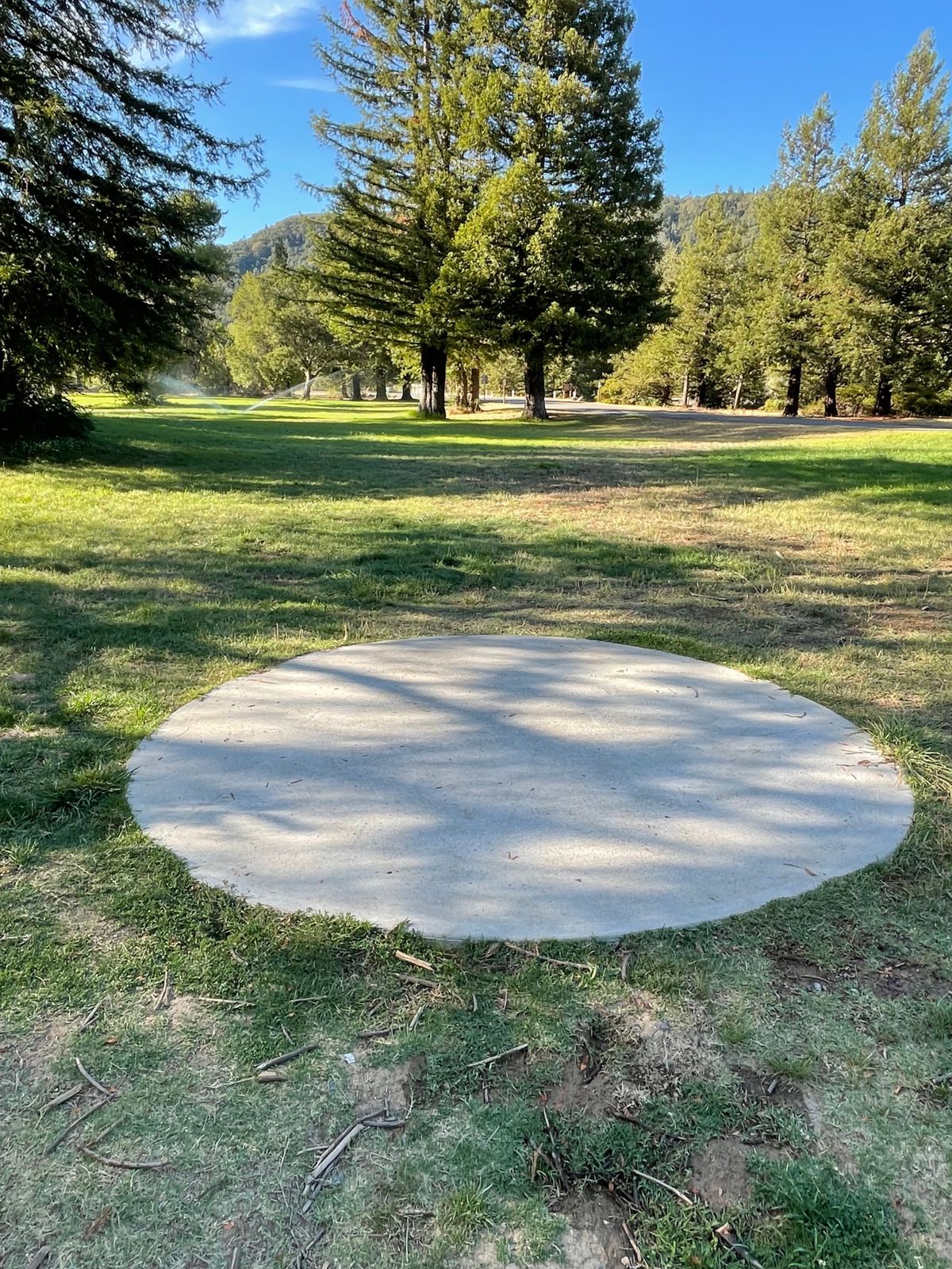 Holes 10/20 Circle Tee pad