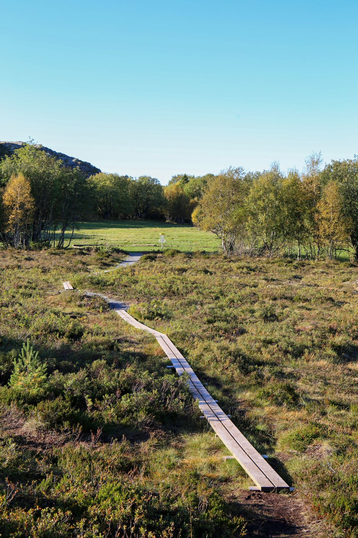 Øyhull med tydelig markert OB og dropzone. Klopp legging som gjør det mulig å gå tørrskodd gjennom banen.