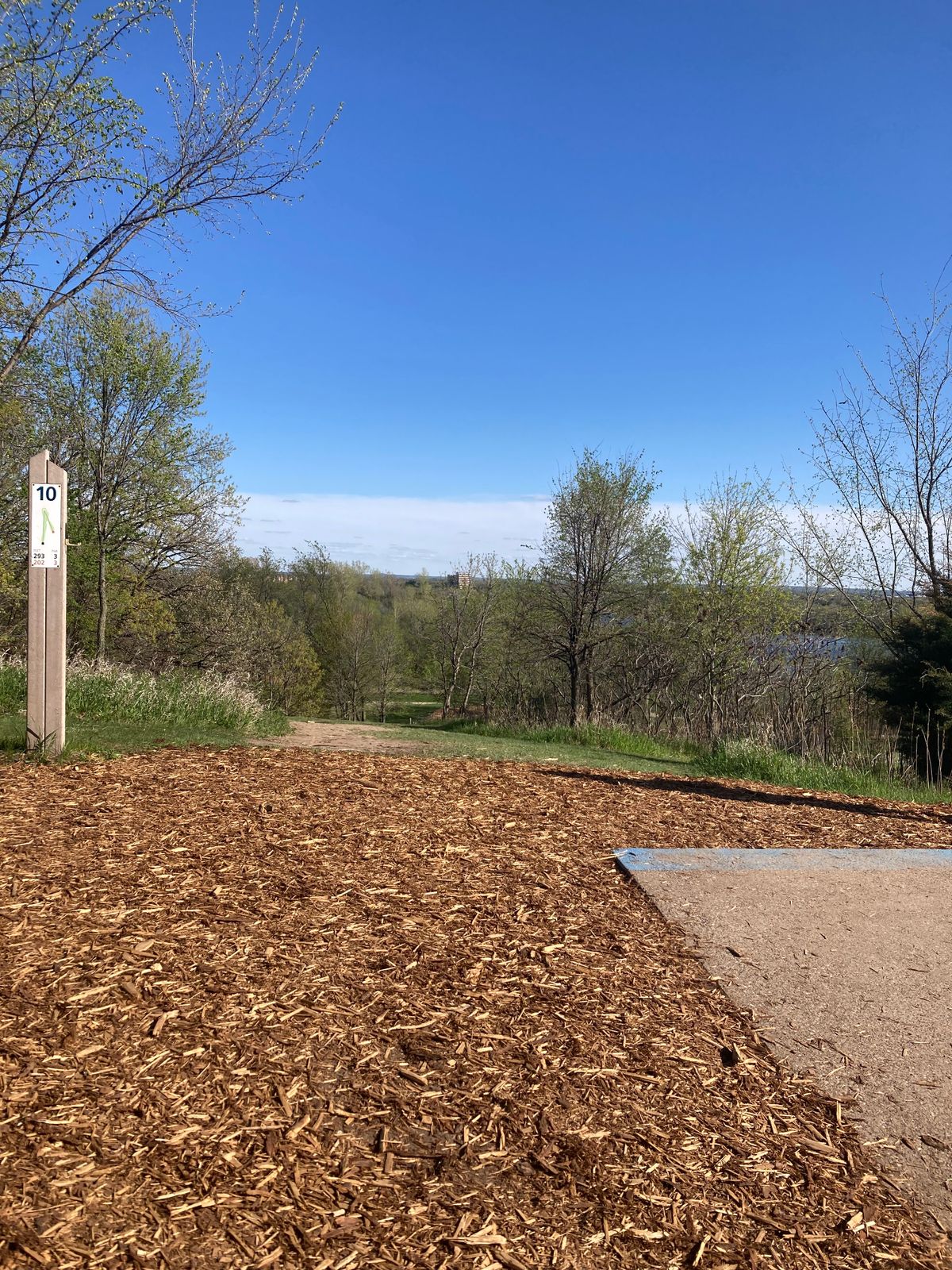 Hole 10 overlooking lake