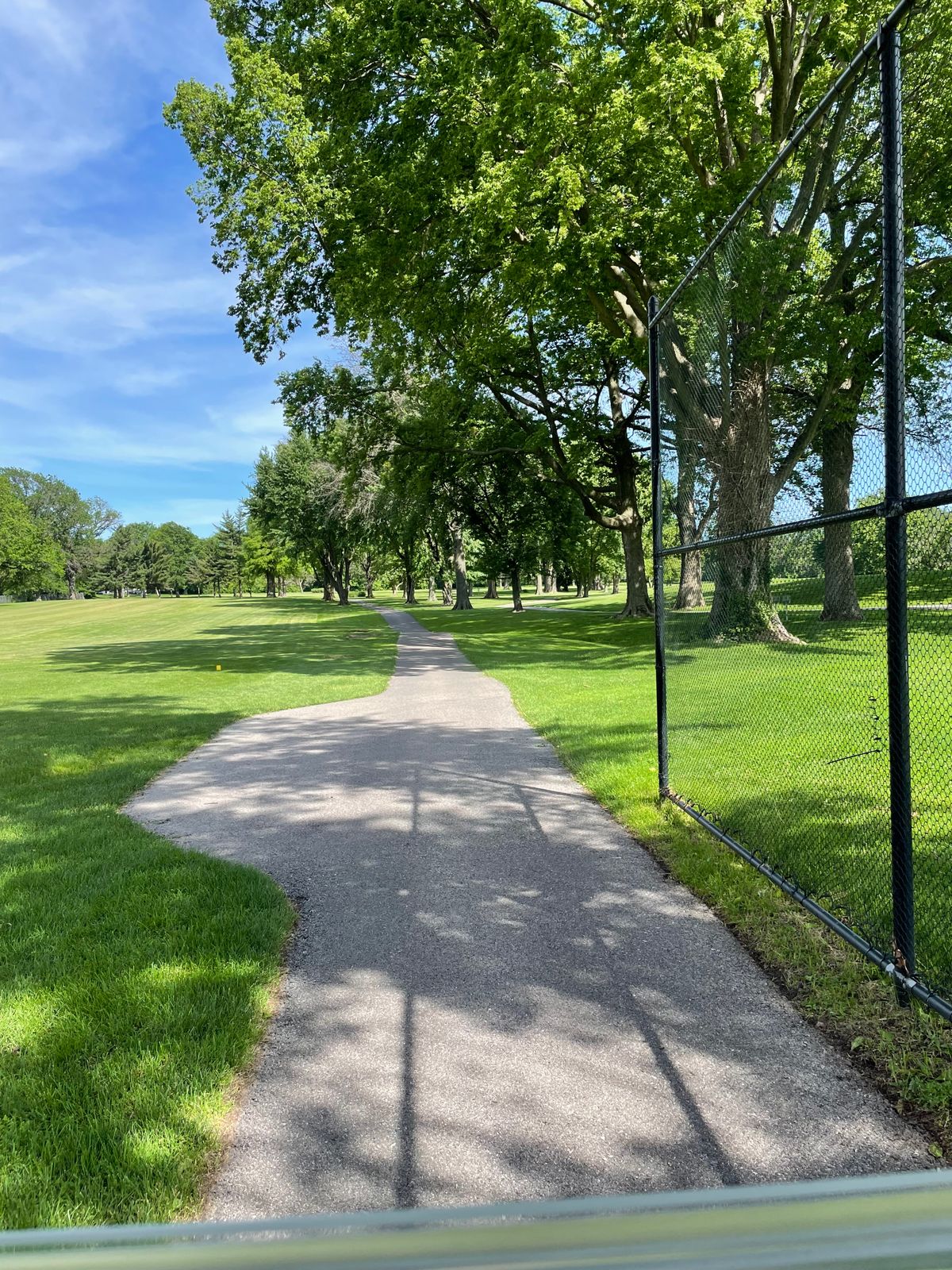 Tee 1