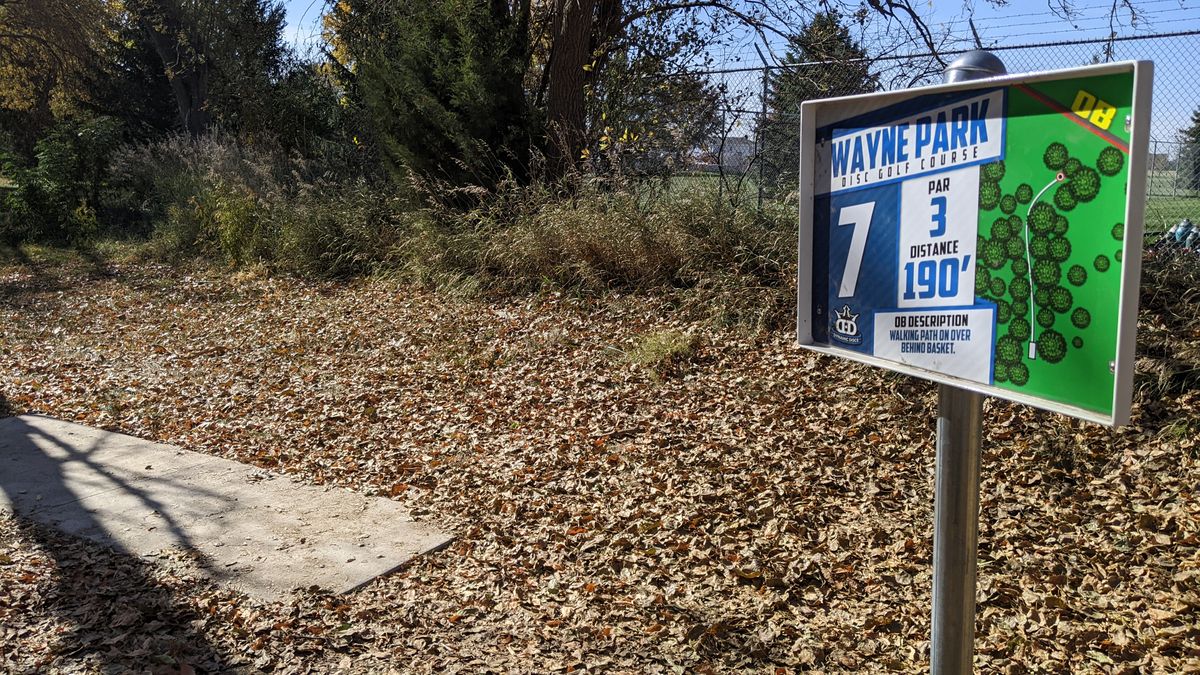Hole 7 Tee sign