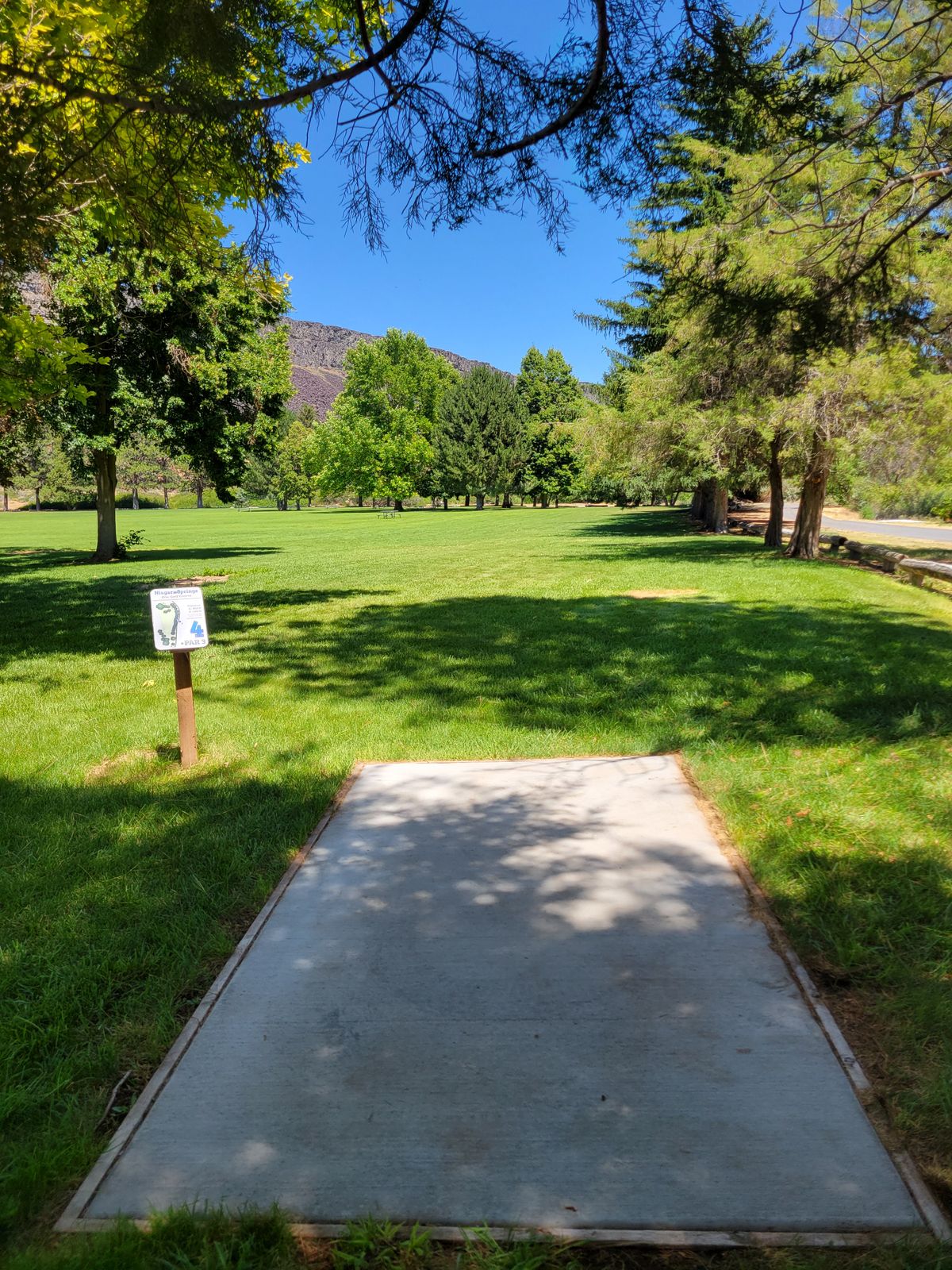 Hole 4 teepad