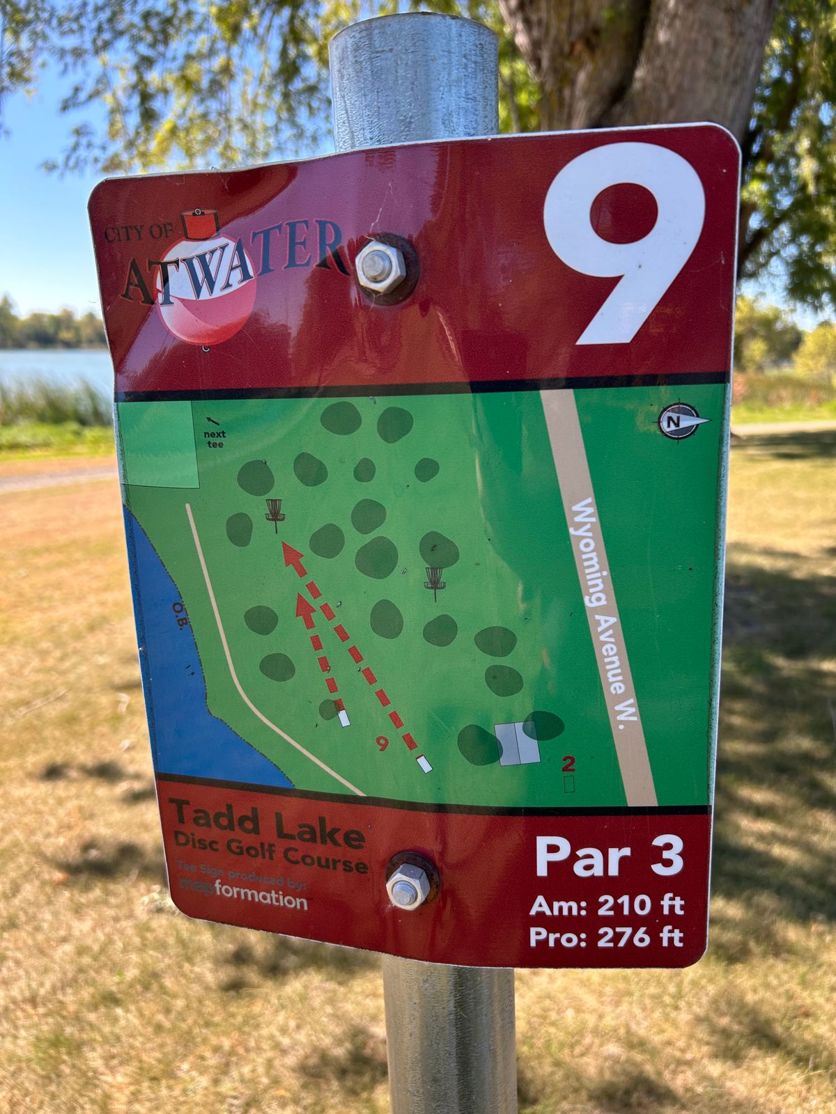Hole 9 signage