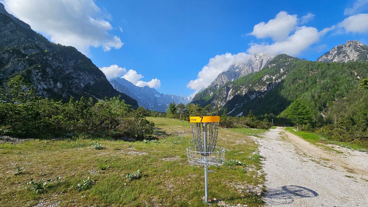 Almost every hole had the most amazing view. But I think coming towards basket 7 is the prettiest view on this course.