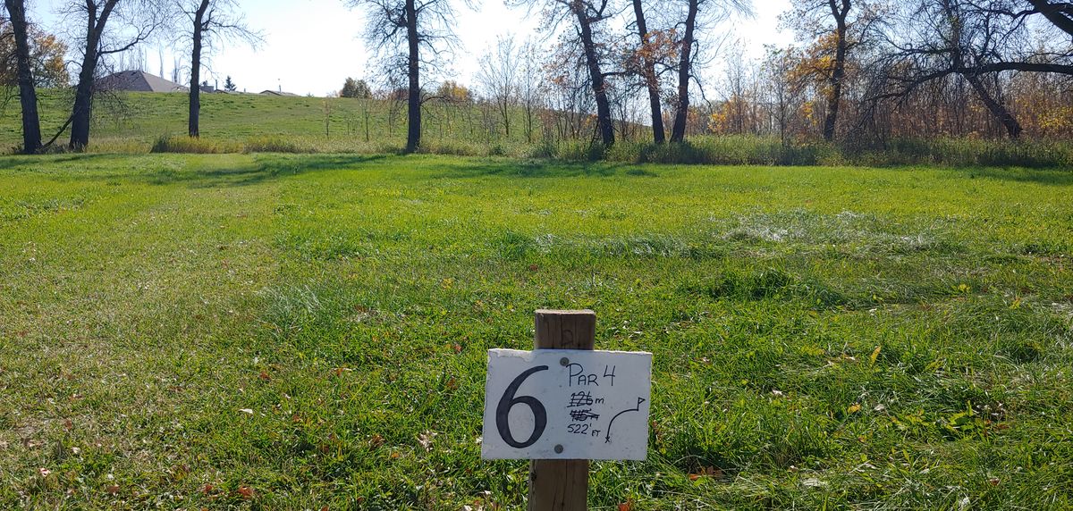 Sixth tee. Loooong right hand dog leg.