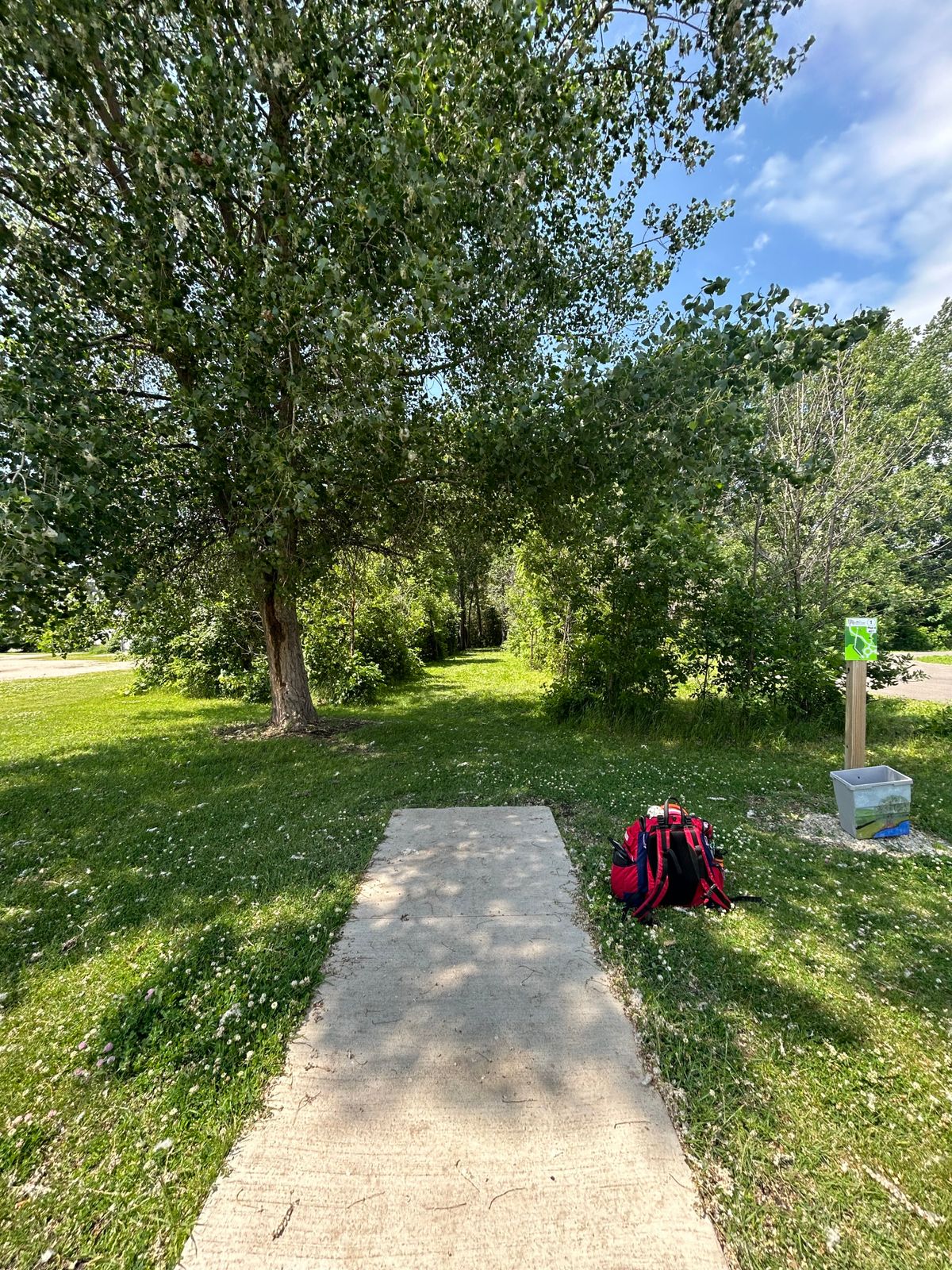 Hole 1 teepad