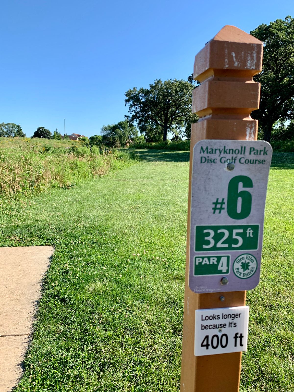 We loved the commentary distance notes from each tee...