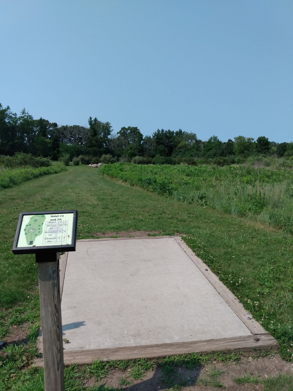 Hole 2 is long and off to the right a bit. Hole 11 can be played as an island hole in the middle of the rocks.