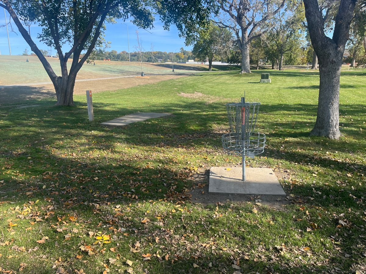 #6 basket and #7 tee are very close to each other.