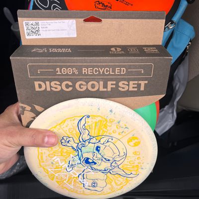 This place is a slice of heaven for passionate and passive disc golfers. Fare prices, I’ll be back!