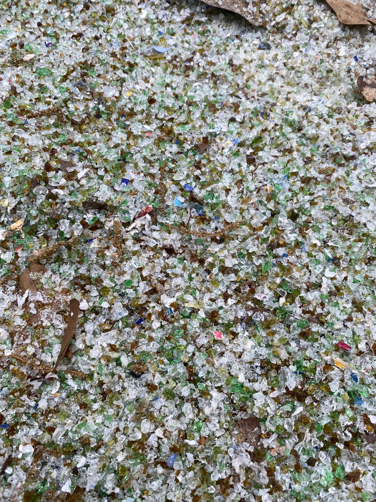 Crushed glass tee pad close up