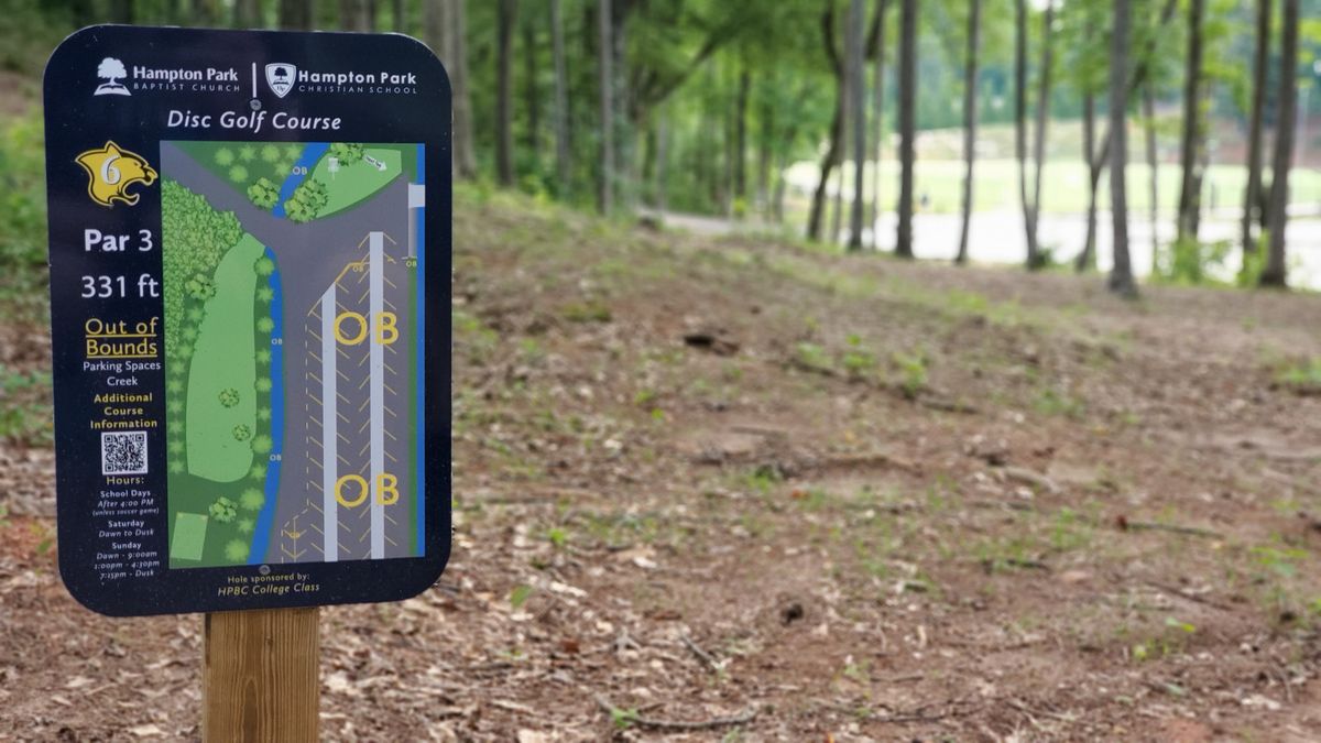 Tee signs (Hole 6 pictured here)