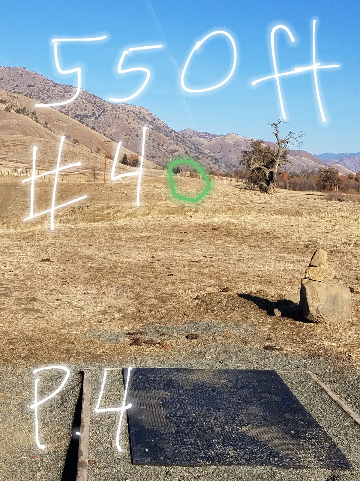 Straight open shot. Par 4.