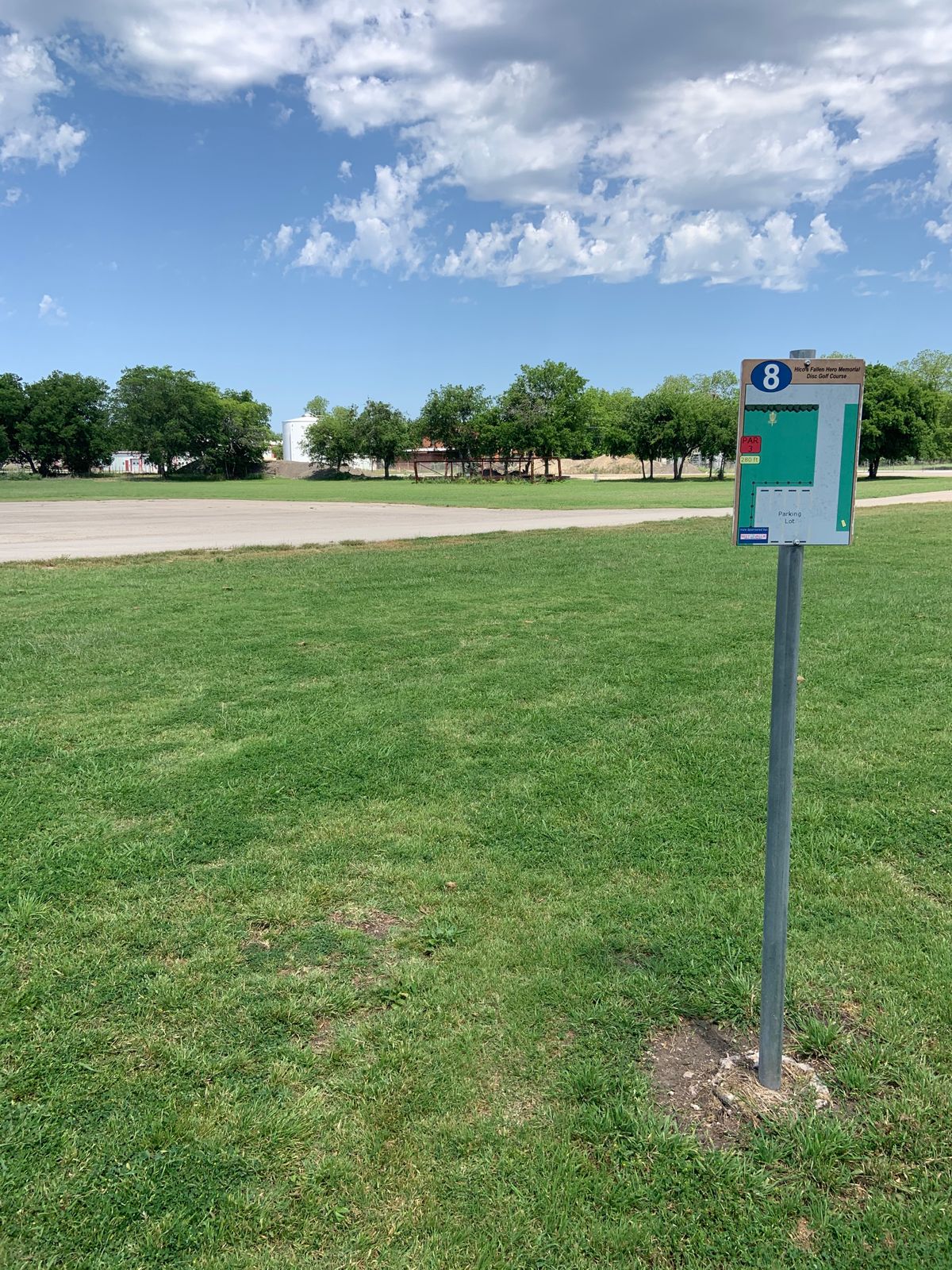 Hole 8 tee pad - another ace run, wide open