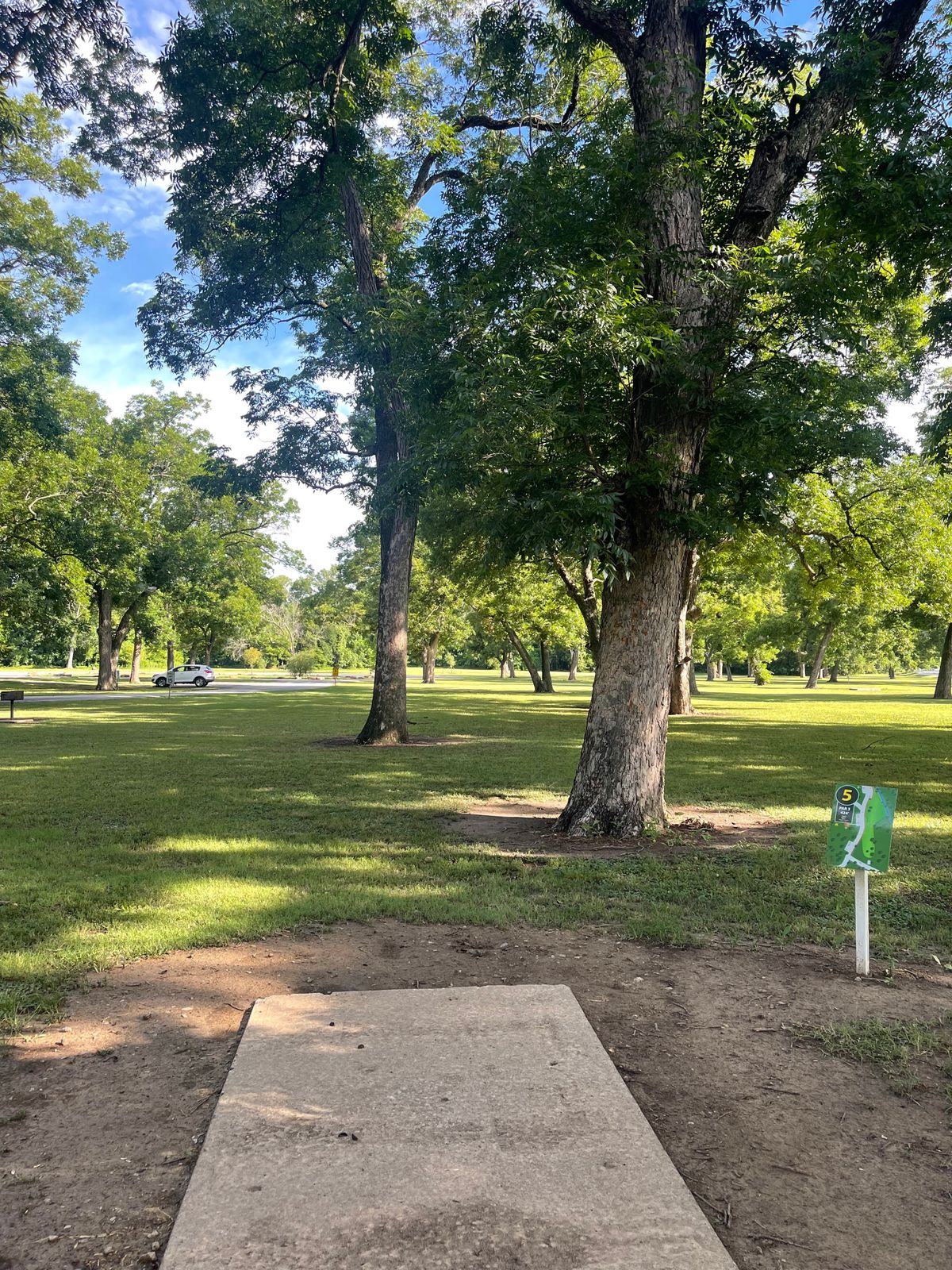 Hole 5 long/short tee pad