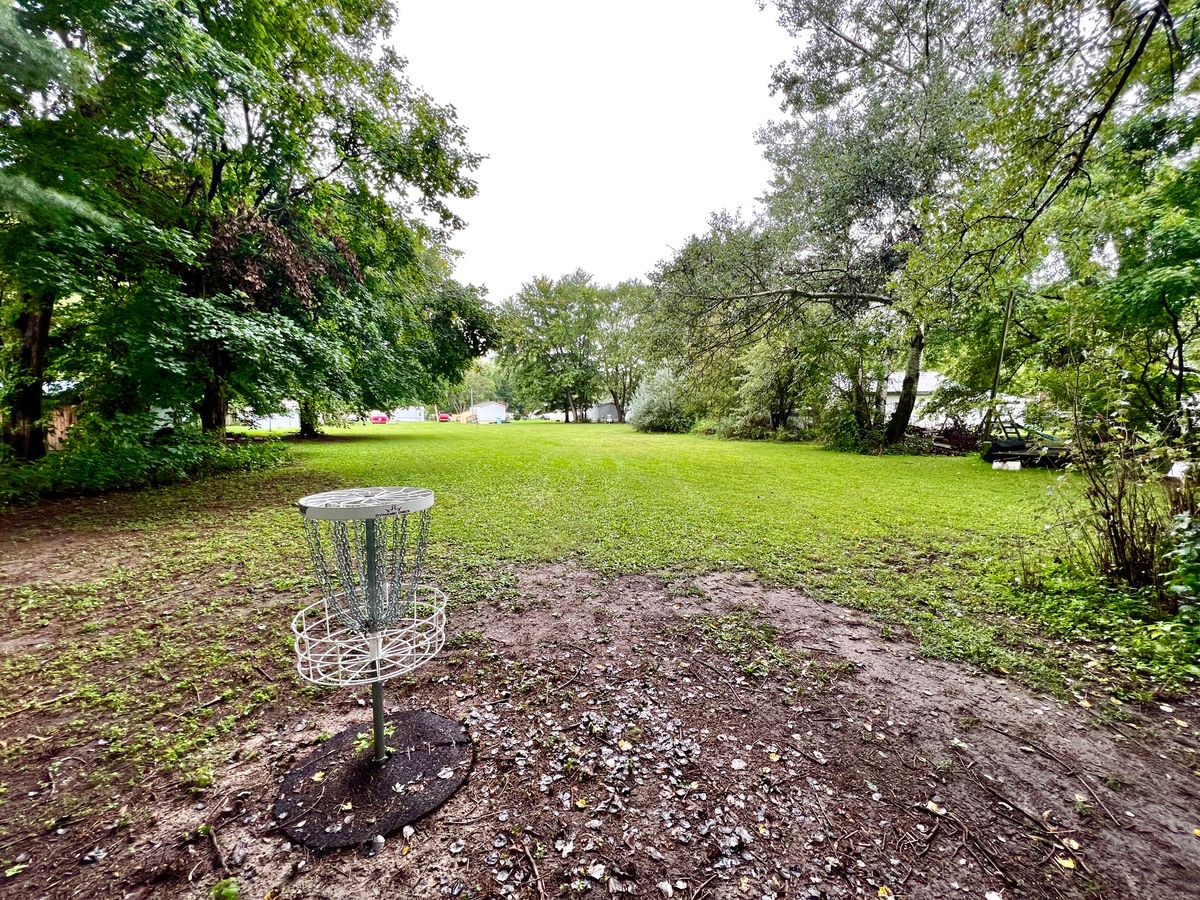 Basket 04 and playing area