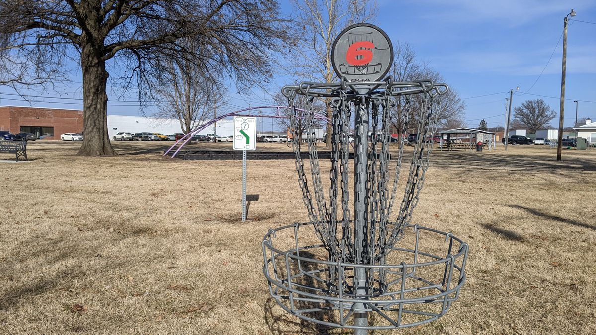 Basket 6 (Tee #7 behind)
