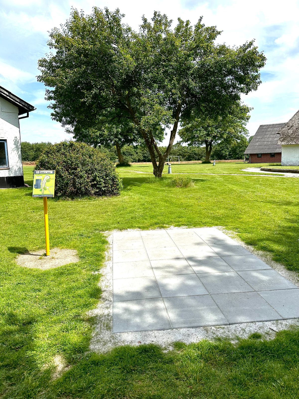 Tee pad at hole 1 - easy 57 meter or?