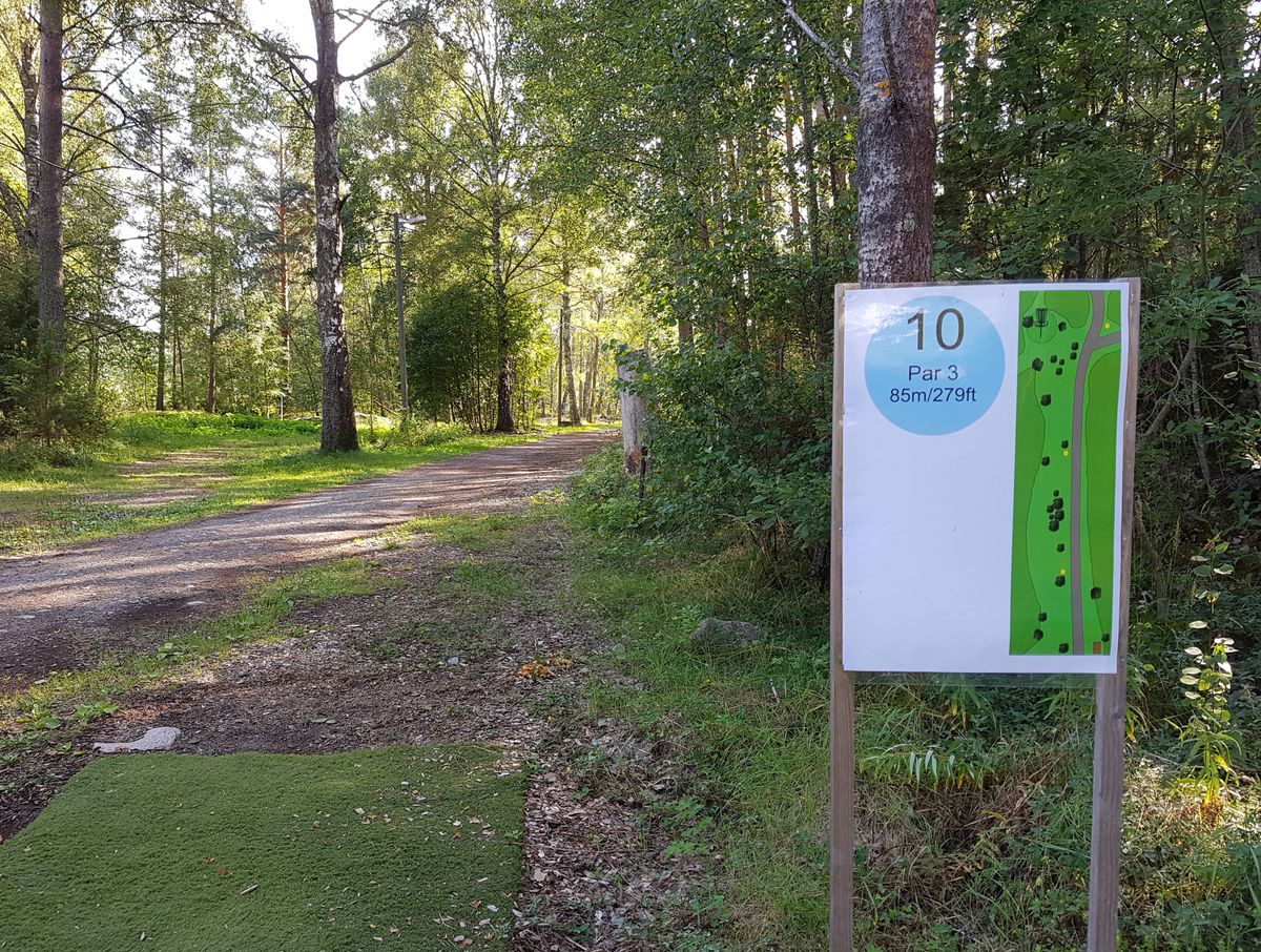 15 Aug 2020 - Tee hål 10