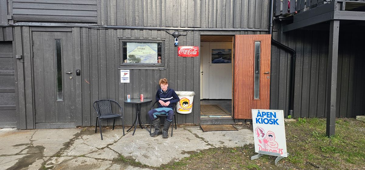 I kiosken kan du kjøpe startersett, brus, sjokolade og annet snacks.