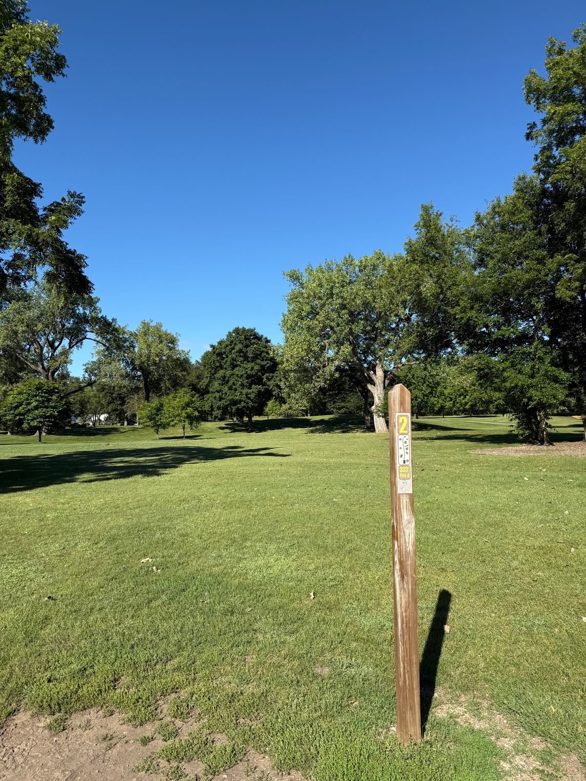 Tee 2