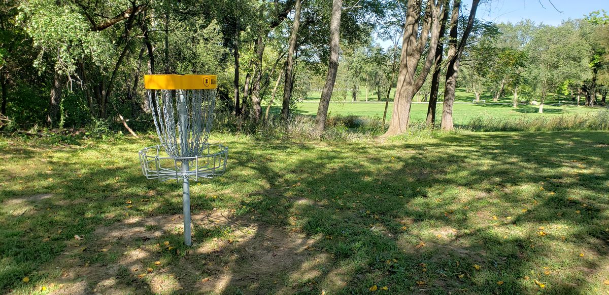 Hole 4 basket