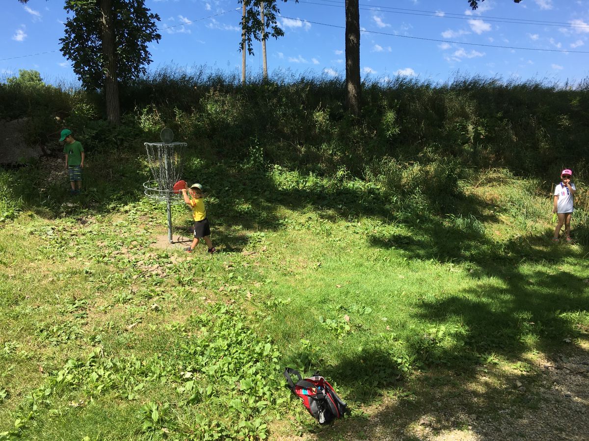 Hole 9 pin