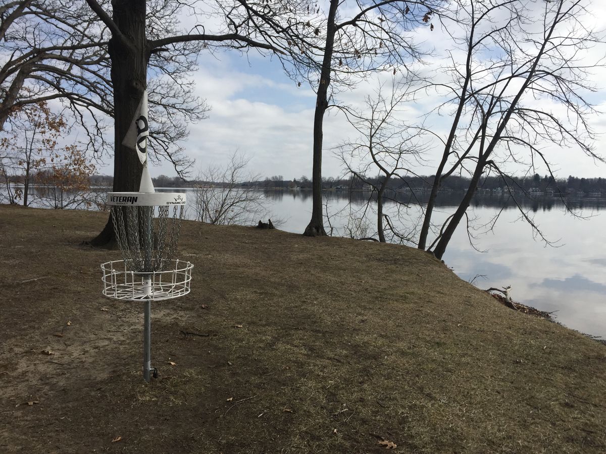 #6’s green - the back side is water. Nice short hole.