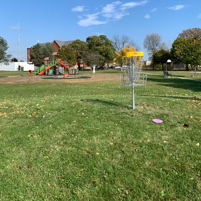 Hole 3 basket.