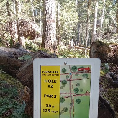 Hole 2 tee sign