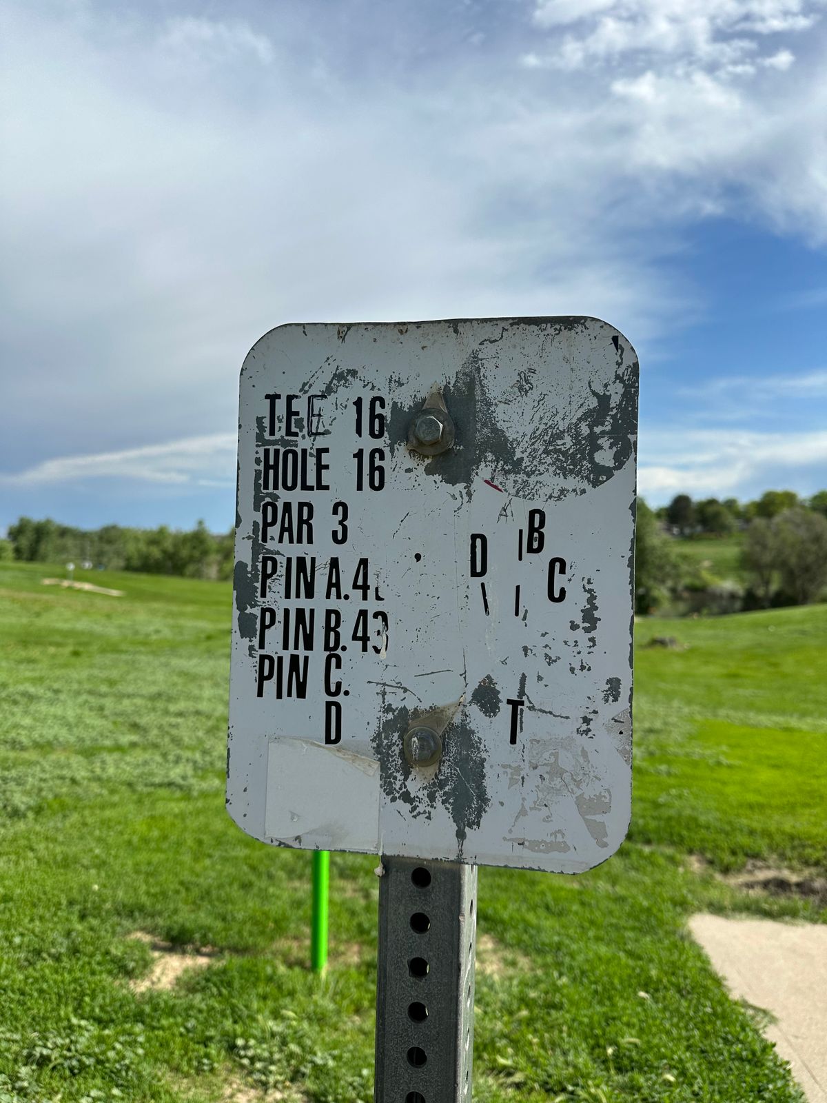 Tee 16 sign